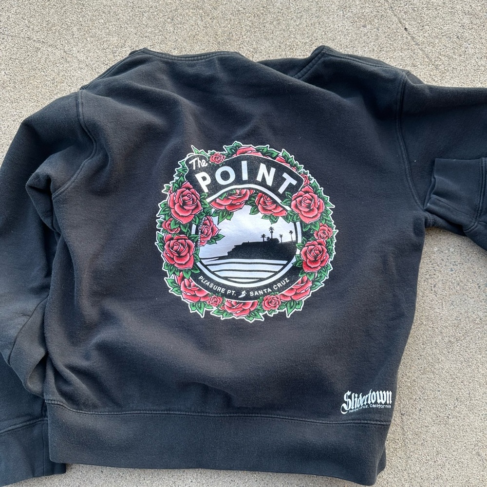 🔺Independent, Santa Cruz sweatshirt.